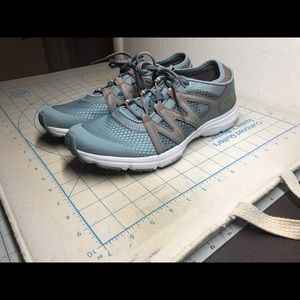 Salomon wet/dry shoes size 9